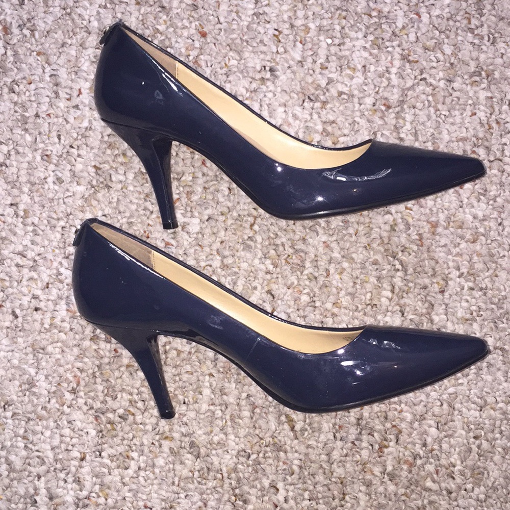 Micheal Kors Navy Heels